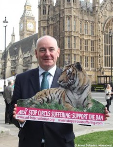  Foyle MP Mark Durkan supporting the introduction of a new Bill at Westminster this week banning the use of wild animals in circuses.