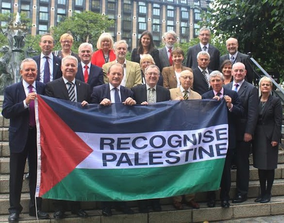 Foyle MP Mark Durkan (front, second from right) supporting the campaign for recognition of Palestinian statehood at the United Nations. 