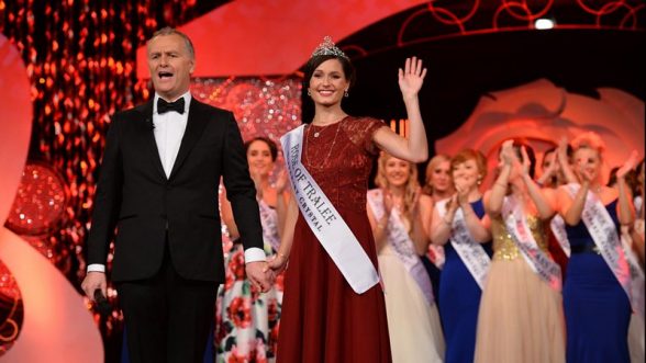 Chicago Rose Maggie McEldowney crowned Rose of Tralee 2016 with host Daithi O'Se