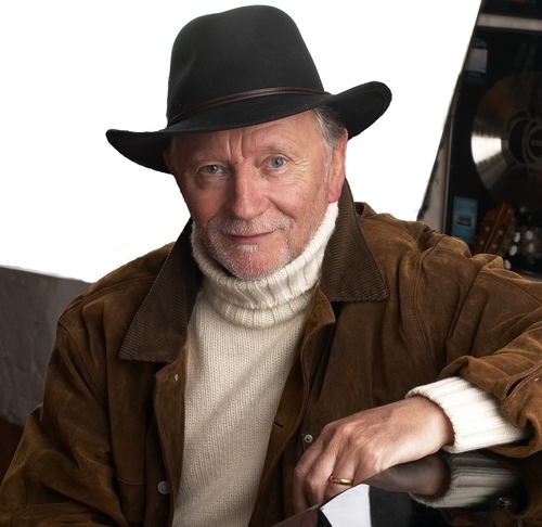 Phil-Coulter-phil-coulter-7343459-500-486