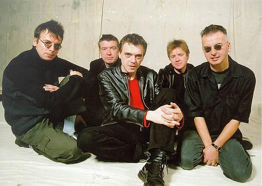 the-undertones