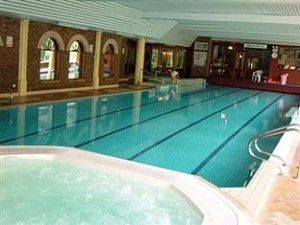 The swimming pool at Jackson's Hotel