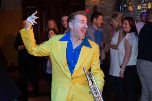 Ian Clarkson from the Jive Aces gets the City of Derry Jazz and Big Band Festival finale off to a swingin' start in Da Vincis Hotel. Photo: Martin McKeown. Inpresspics.com. 