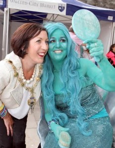 The Mayor Brenda Stevenson with Spreya, the Mermaid.