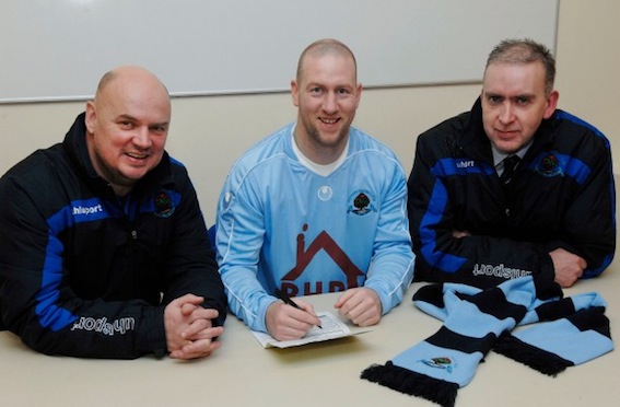 Stephen O'Flynn (centre) with Institute manager, Paul Kee (left) and club chairman Keith McElhinney.