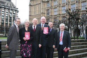 Foyle MP Mark Durkan with part leader Alasdair McDonnell (right) and Margaret Ritchie along with Pubs of Ulster reps