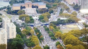 Crows flock to see Pope Francis In Philadelphia