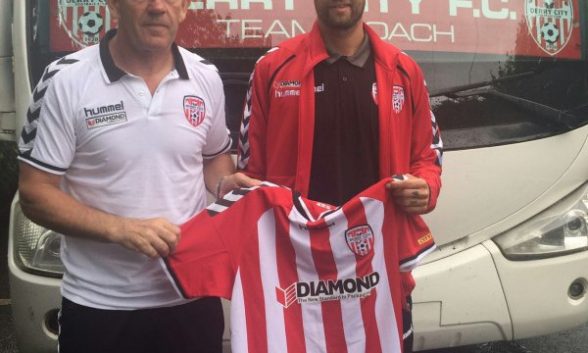 Manager Kenny Shiels with new signing Austrian defender Maximilian Karner